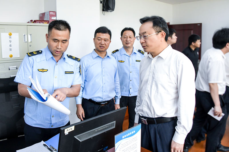 <a href="./xwzx/gzdt/202505/t20250503_701223.html">扎实做好安全服务保障 着力营造良好节日氛围 孙兵调研检查“五一”假期安全生产工作</a>